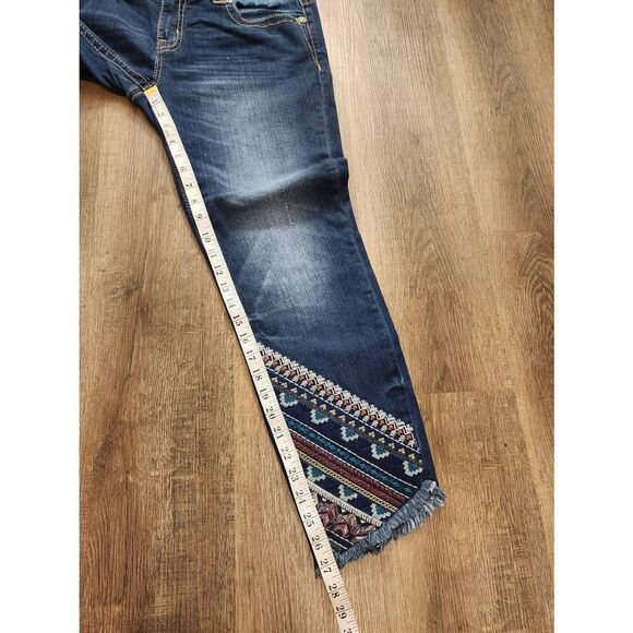 Miss Me 'skinny' aztec embroidered womens 31x27 medium wash multicolor - Picture 6 of 10
